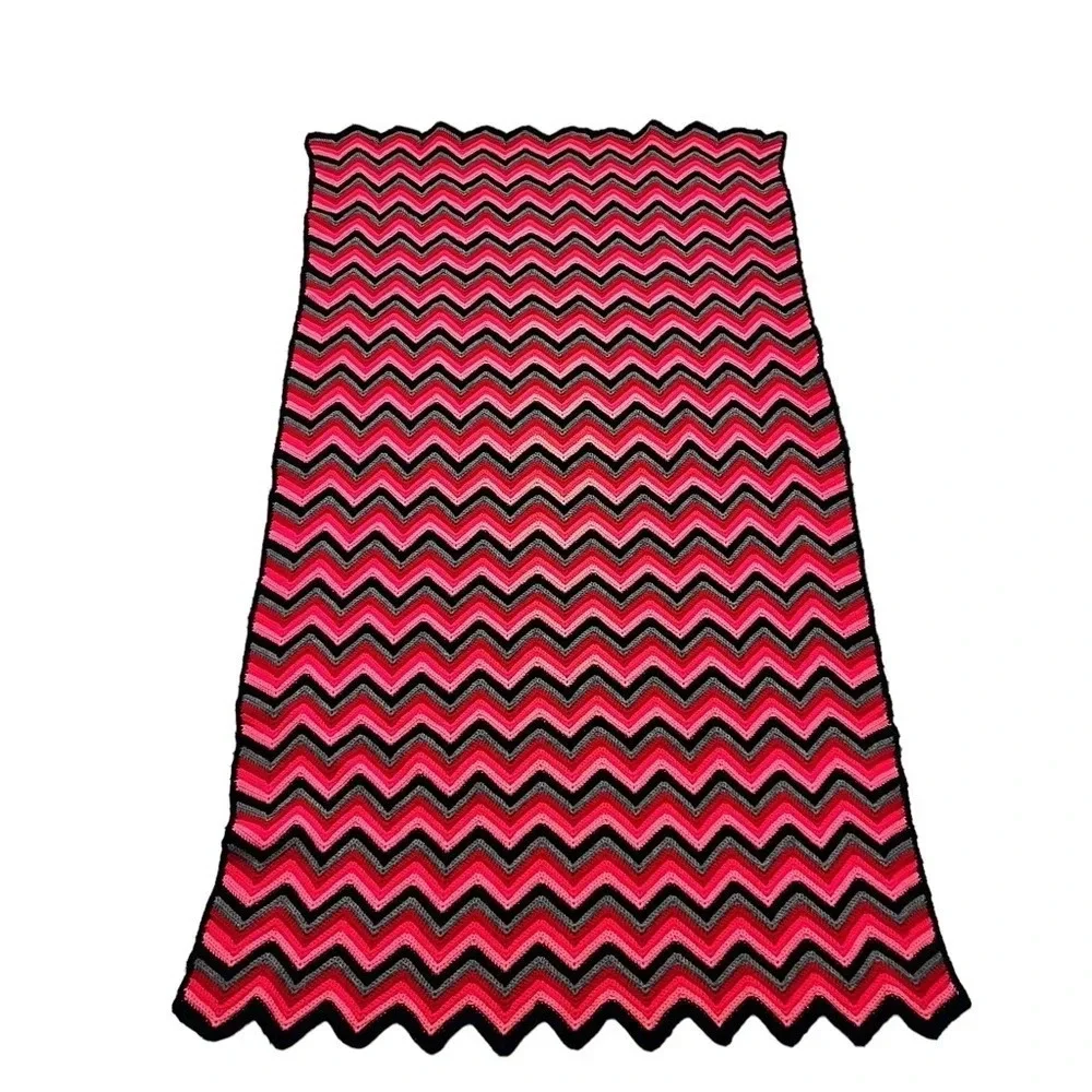 Vintage Afghan Chevron Zig Zag Knit Red Gray Black 60 x 37